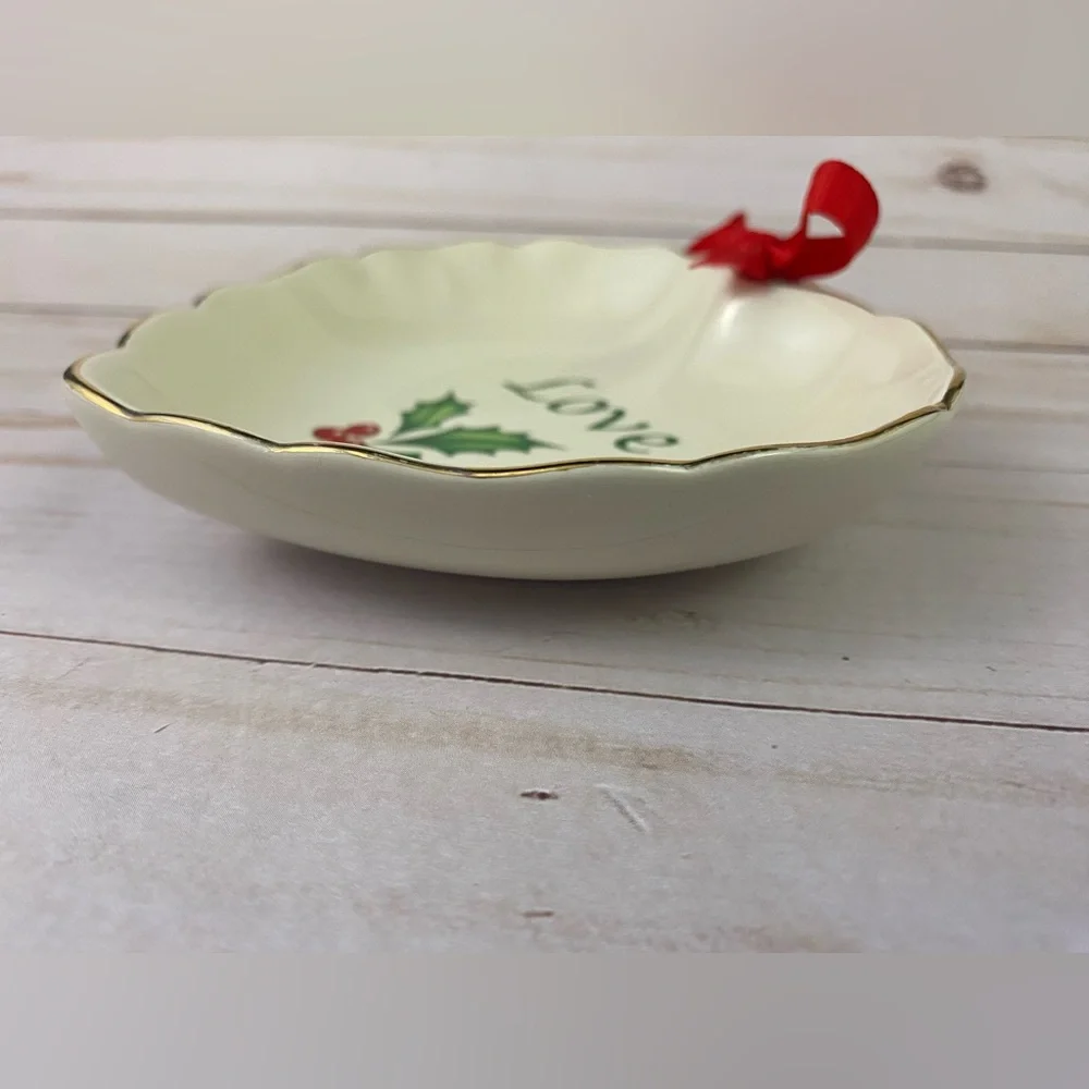 Lenox Love Holiday Sentiment Heart Shaped Candy Dish 4